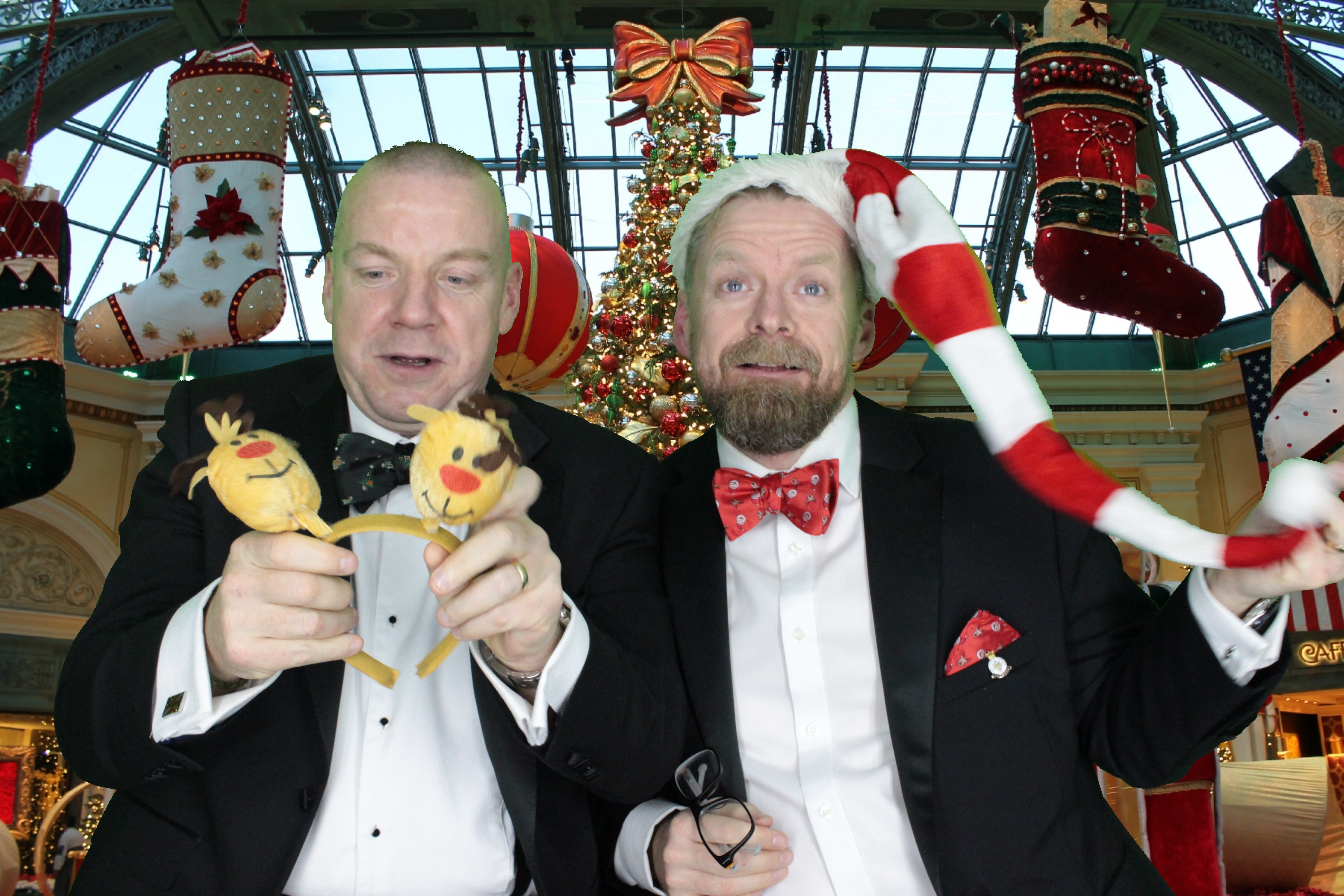Upavon Officers' Mess Christmas Party | View more photos from the event at gallery.myphotoboothexperience.co.uk/u/MyPhotoBoothExperienceLtd/Upavon-Officers-Mess-Christmas-Party